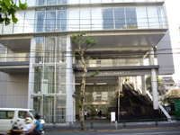 五反田駅西口「桜田通り」沿いのビル群